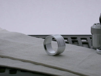 Single aluminum accent cap for use on VHC lightsabers, three-quarter view showing detail of shimsert depth.